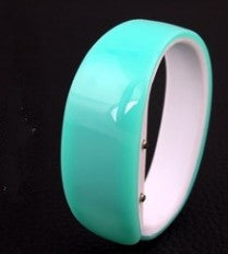 Wholesale LED dolphin watches, men and women sports watches bracelets, men and women fashion trend Korean students watches